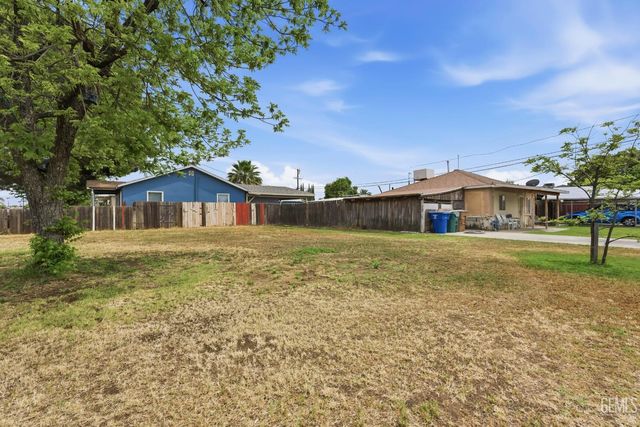 1241 Wilson Avenue, Bakersfield, CA 93308