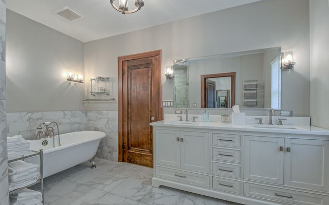 200 Fulton Street, West Chicago, IL 60185