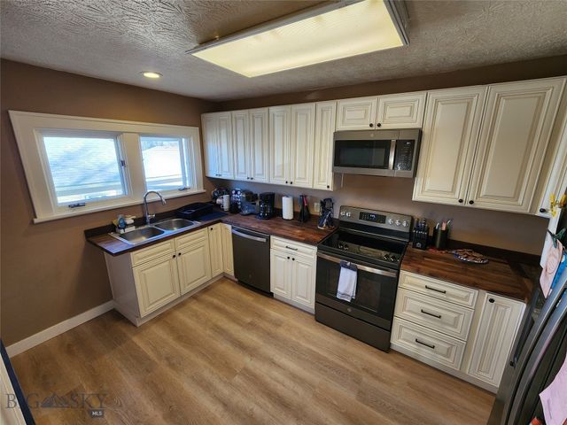 3301 1st Avenue N, Great Falls, MT 59401