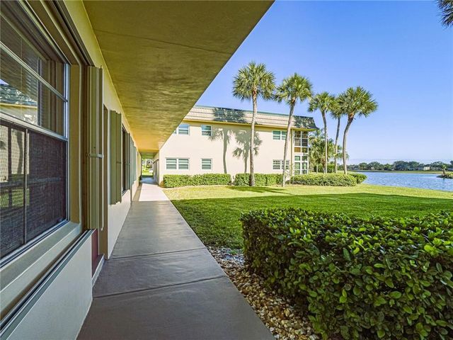 36 Vista Gardens Trail 103, Vero Beach, FL 32962