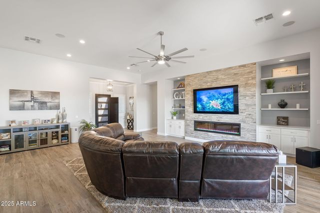 8523 N 192nd Avenue, Waddell, AZ 85355