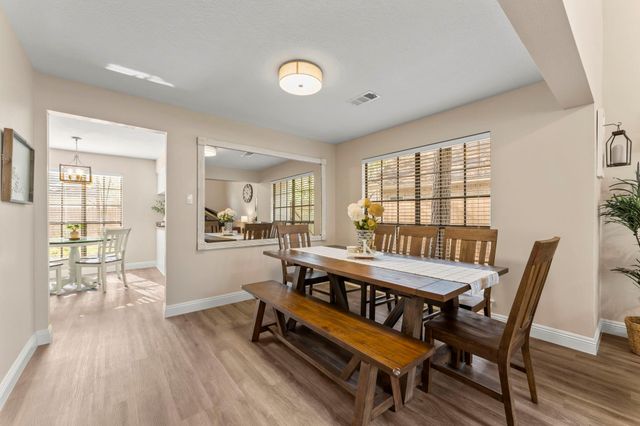 6 Dusky Meadow Place, The Woodlands, TX 77381