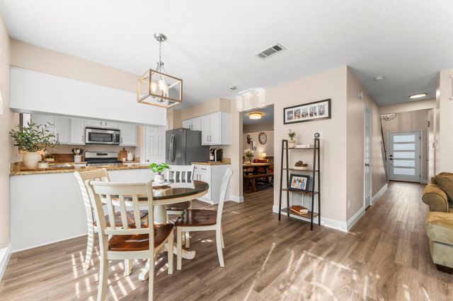 6 Dusky Meadow Place, The Woodlands, TX 77381