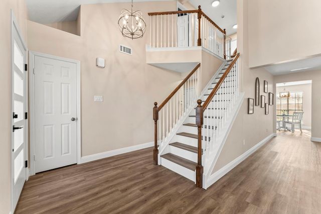 6 Dusky Meadow Place, The Woodlands, TX 77381