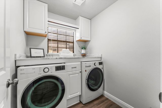 6 Dusky Meadow Place, The Woodlands, TX 77381