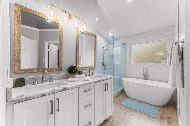 6 Dusky Meadow Place, The Woodlands, TX 77381