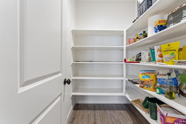 355 Marigold Dr, Vacaville, CA 95687