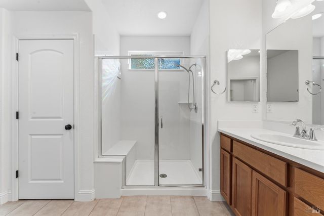 355 Marigold Dr, Vacaville, CA 95687