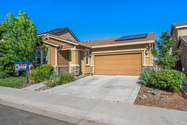355 Marigold Dr, Vacaville, CA 95687