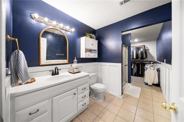 7335 Nall Avenue, Prairie Village, KS 66208