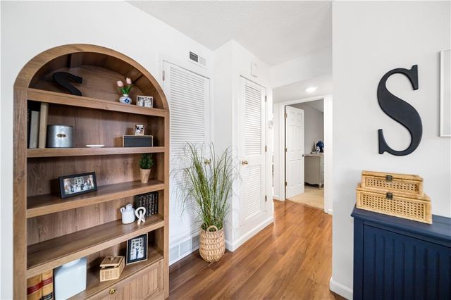 7335 Nall Avenue, Prairie Village, KS 66208