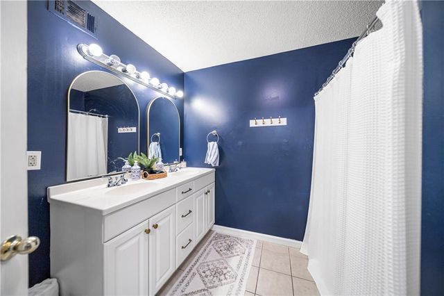 7335 Nall Avenue, Prairie Village, KS 66208