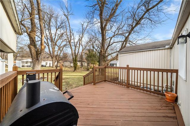 7335 Nall Avenue, Prairie Village, KS 66208