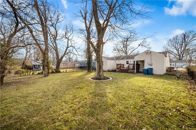 7335 Nall Avenue, Prairie Village, KS 66208