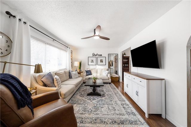 7335 Nall Avenue, Prairie Village, KS 66208