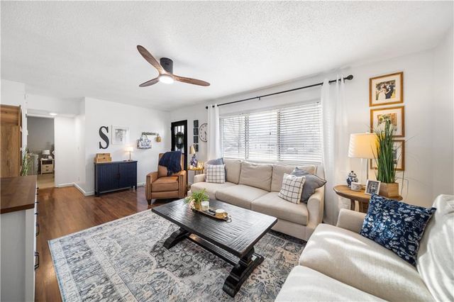 7335 Nall Avenue, Prairie Village, KS 66208