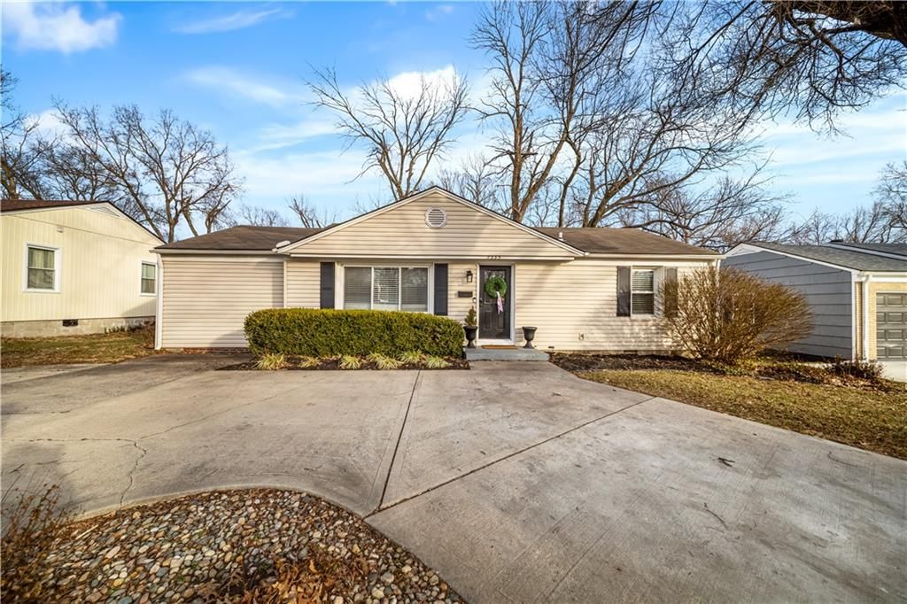 7335 Nall Avenue, Prairie Village, KS 66208