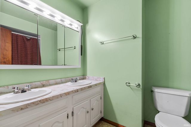 51043 Shady Lane, Elkhart, IN 46514