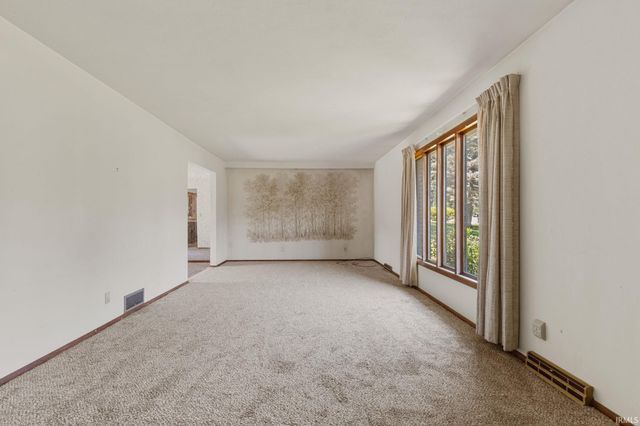 51043 Shady Lane, Elkhart, IN 46514
