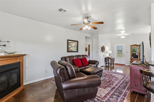 11082 Us Highway 75 S, Leona, TX 75850