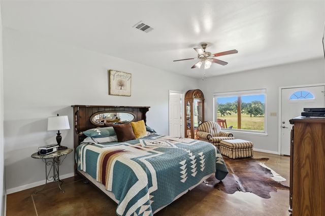 11082 Us Highway 75 S, Leona, TX 75850