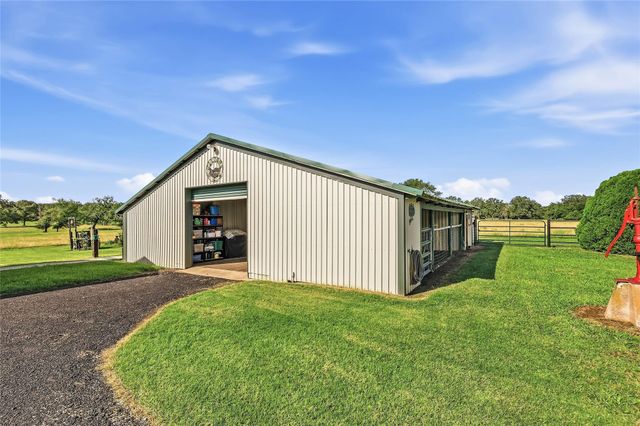 11082 Us Highway 75 S, Leona, TX 75850
