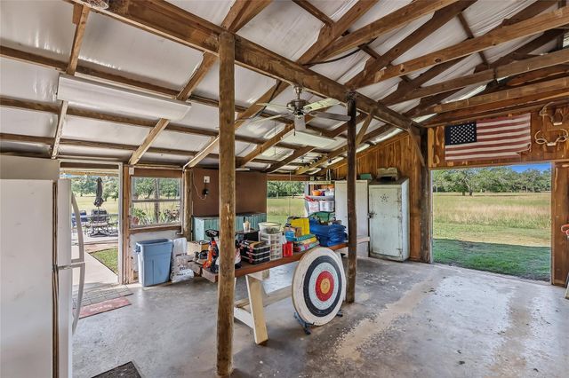 11082 Us Highway 75 S, Leona, TX 75850