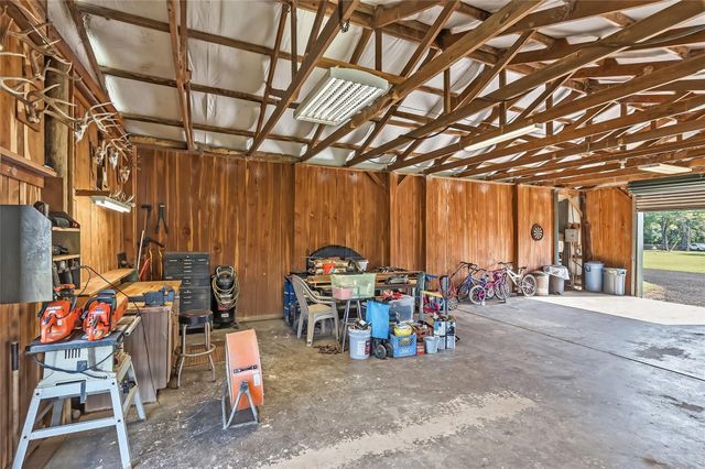 11082 Us Highway 75 S, Leona, TX 75850