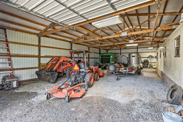 11082 Us Highway 75 S, Leona, TX 75850