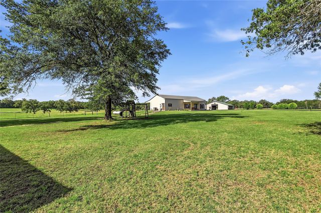11082 Us Highway 75 S, Leona, TX 75850