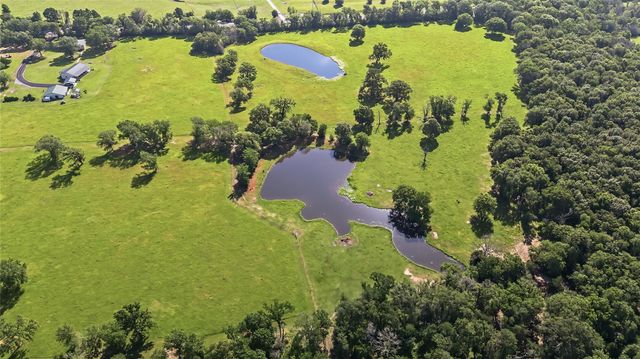 11082 Us Highway 75 S, Leona, TX 75850