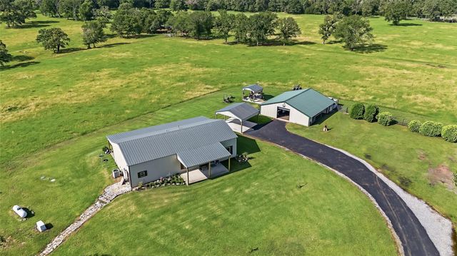 11082 Us Highway 75 S, Leona, TX 75850