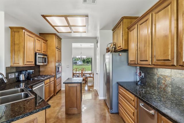 11082 Us Highway 75 S, Leona, TX 75850