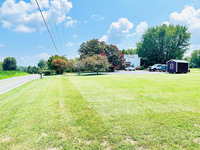 1818 Burnt Chimney RD, Wirtz, VA 24184