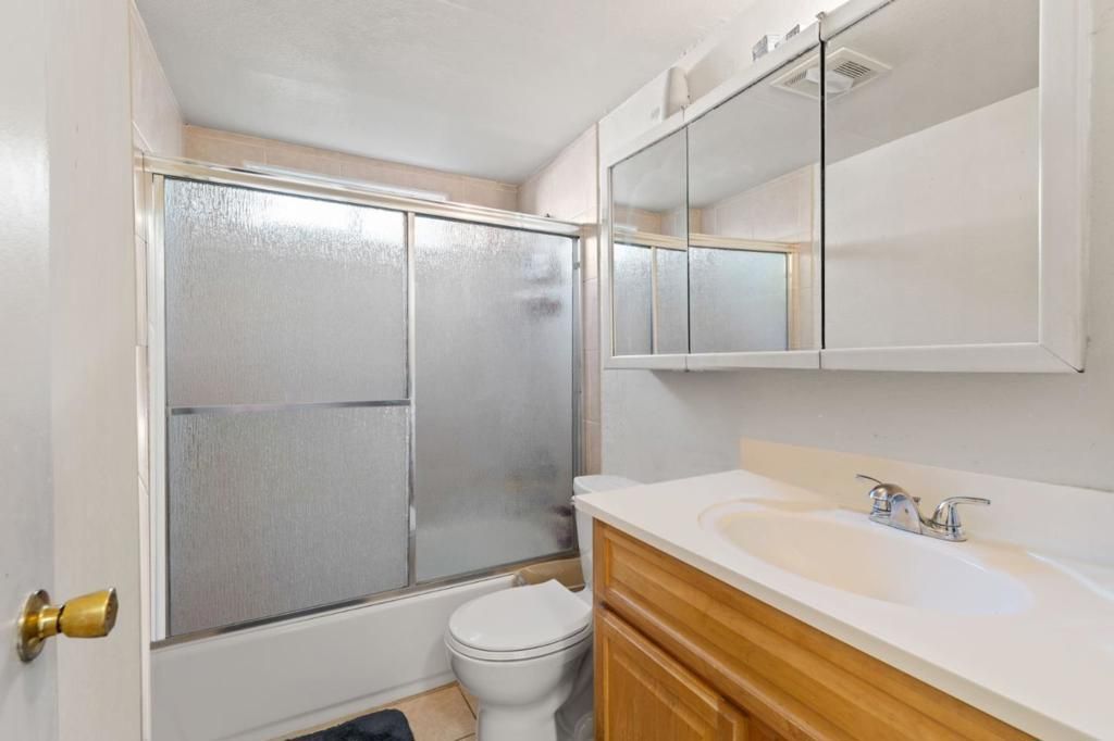 Image 14 of property listing at 306 Beech Street, Redwood City, CA 94063