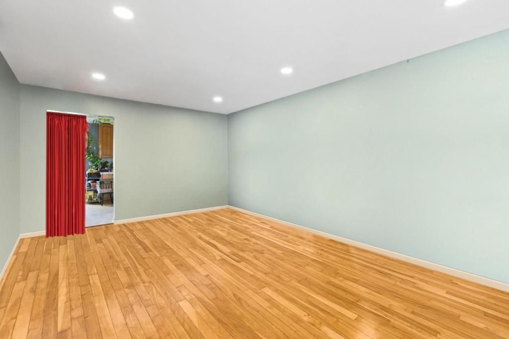Image 20 of property listing at 306 Beech Street, Redwood City, CA 94063