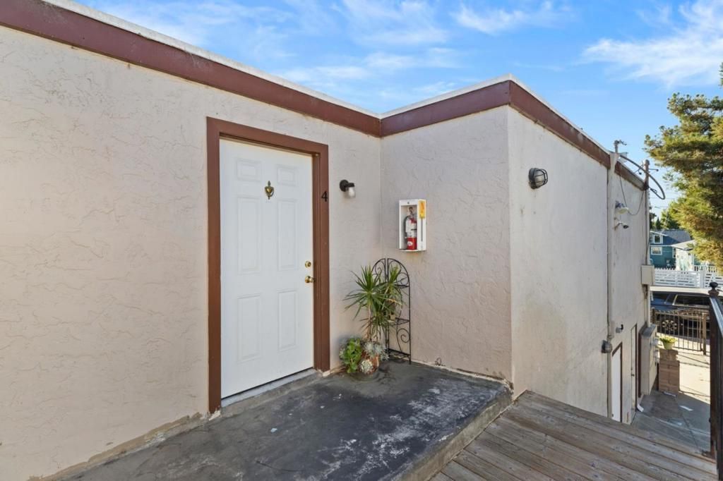 Image 37 of property listing at 306 Beech Street, Redwood City, CA 94063