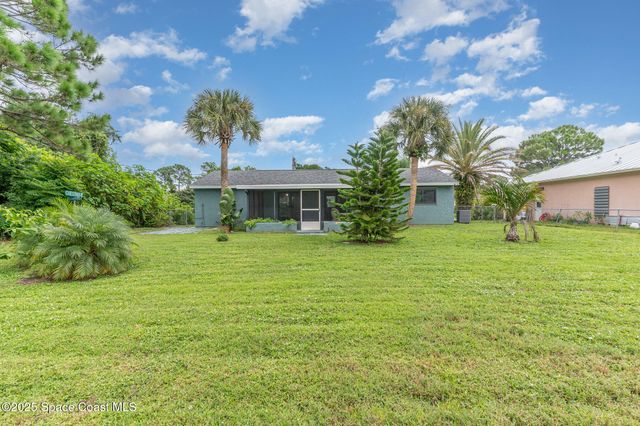 170 Chestnut Avenue NE, Palm Bay, FL 32907
