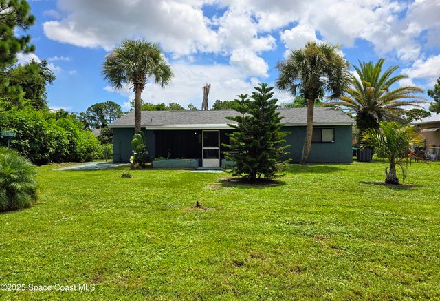 170 Chestnut Avenue NE, Palm Bay, FL 32907