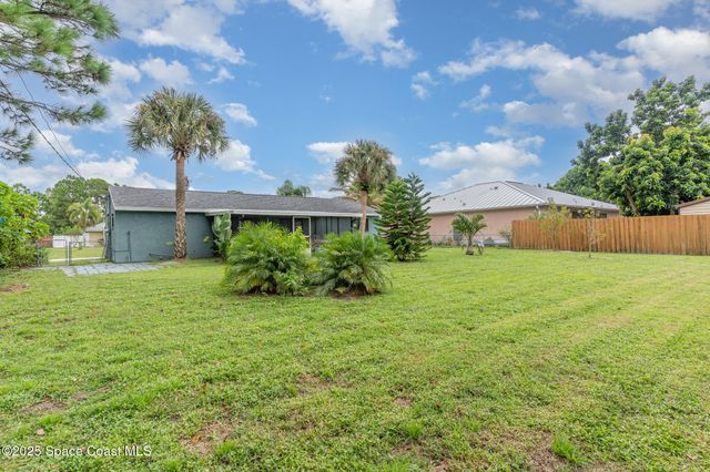 170 Chestnut Avenue NE, Palm Bay, FL 32907