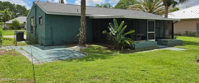 170 Chestnut Avenue NE, Palm Bay, FL 32907