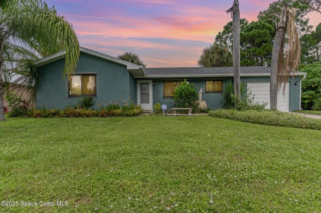 170 Chestnut Avenue NE, Palm Bay, FL 32907