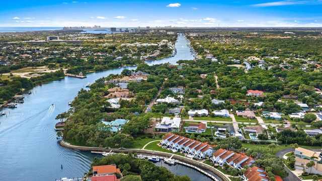 2267 Windsor Road, Palm Beach Gardens, FL 33410