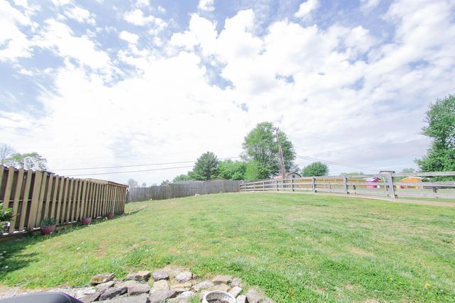 109 Rolling Hills Drive, Somerset, KY 42503