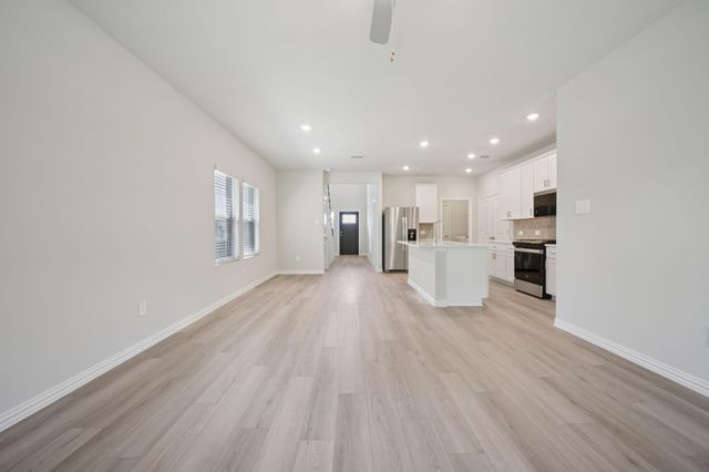 706 Leavenworth Drive, Mckinney, TX 75071