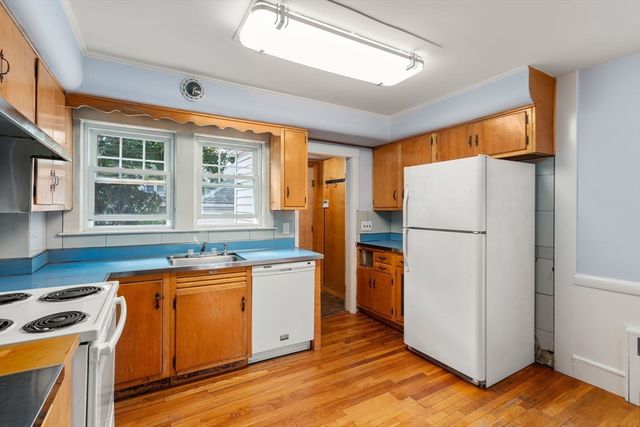 122 Lincoln Rd, Medford, MA 02155