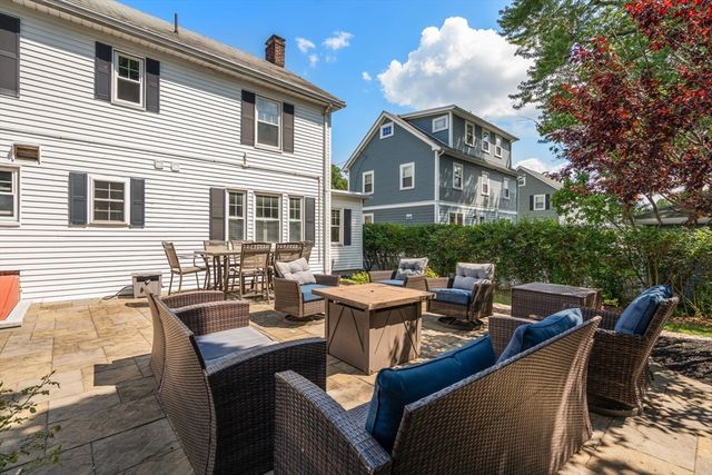 122 Lincoln Rd, Medford, MA 02155