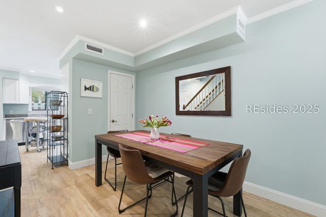 43 Folly Field Rd Apt 47, Hilton Head Island, SC 29928