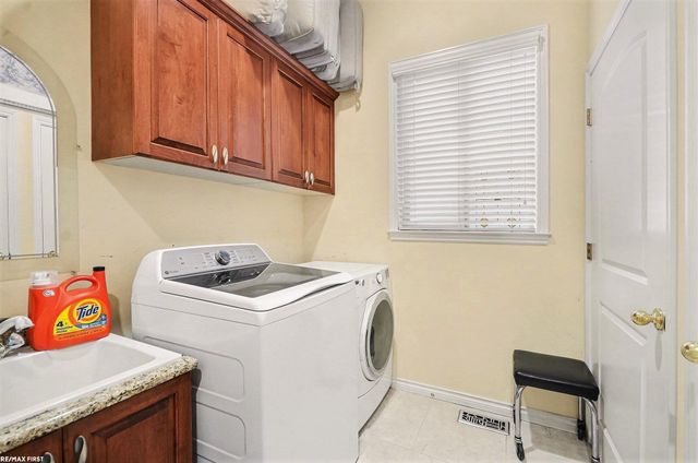 58843 Gallery Court, Washington, MI 48094