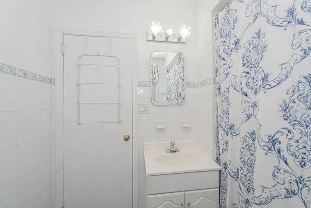 72 10th Street, New York City, NY 10306